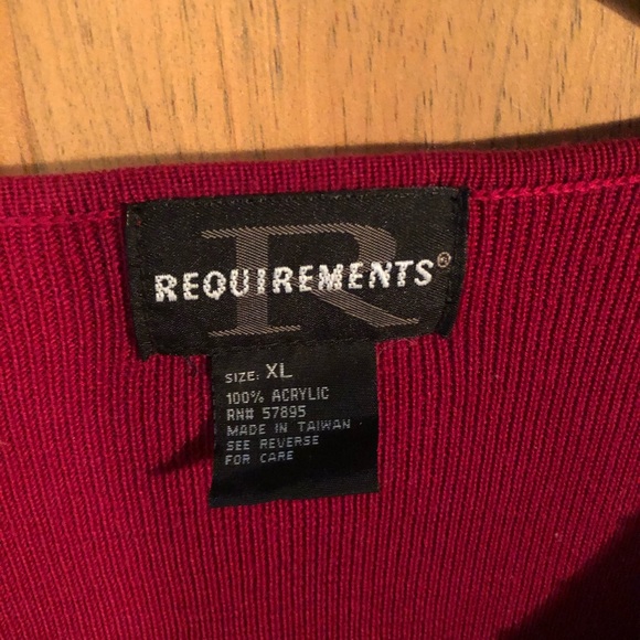 Red sweater with gold detail - Picture 3 of 5